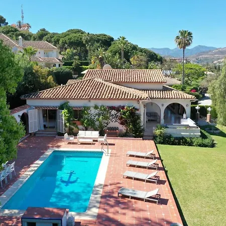 Luxury Panoramic Views In Nueva Andalucia Apartment *